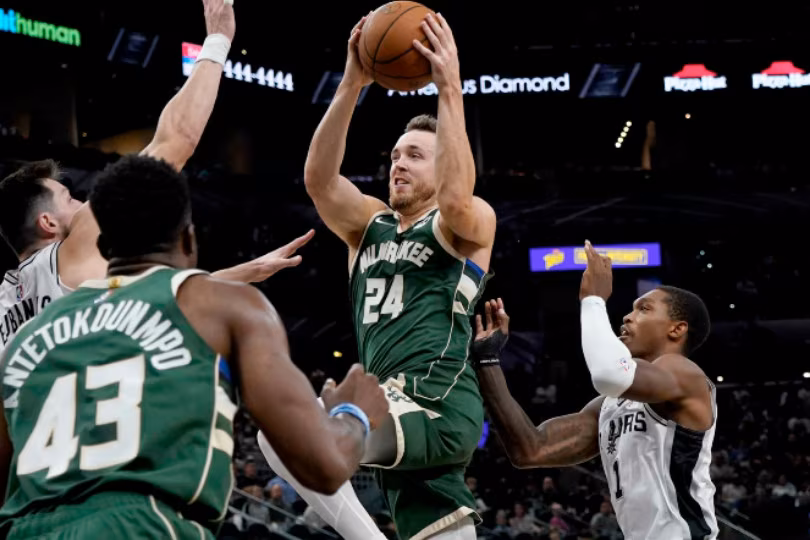 Pat Connaughton avec les Bucks