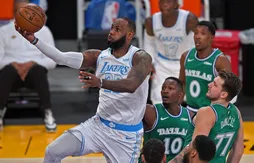 Les Lakers rebondissent avec autorité face aux Mavericks