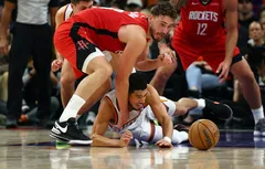 Les Rockets remportent une bataille âpre face aux Suns
