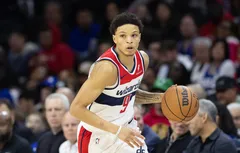 Les Bucks relancent Ryan Rollins