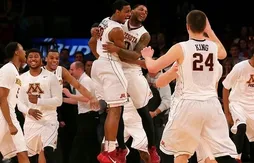 Le fils de Rick Pitino domine Larry Brown en finale du NIT