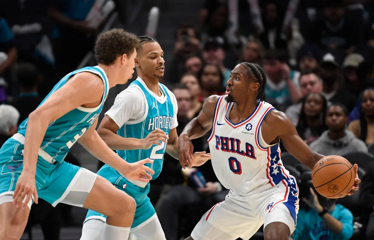 Tyrese Maxey et les Sixers face aux Hornets
