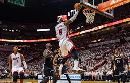 Le Heat envoie un message