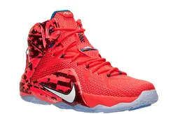 Les Kobe X et LeBron 12 enfilent aussi la bannière étoilée