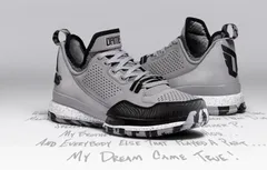 Adidas : Damian Lillard affiche son amour pour les Oakland Raiders