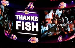 Le Staples Center rend hommage à Derek Fisher