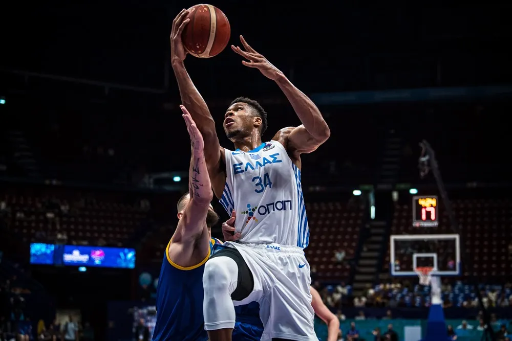 Giannis Antetokounmpo avec la Grèce