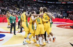 Brésil – Grèce : Varejao en héros !