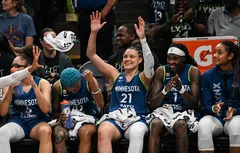 Kayla McBride en mode sniper face aux Wings : 43 points avec un record WNBA à 3-points !
