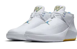 Une Jordan Why Not Zer0.1 aux couleurs de UCLA pour rendre hommage à Russell Westbrook