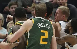 Mason Plumlee et Derrick Favors en viennent aux mains