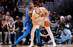 Carmelo Anthony assure avoir pris “une gifle” quand les Nuggets ont donné le numéro 15 à Nikola Jokic