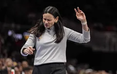 Sandy Brondello suspendue un match par la WNBA après son commentaire sur Angel Reese