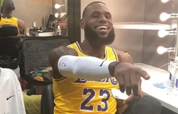 Première sortie sous le maillot des Lakers pour LeBron James, avec des “Kobe” aux pieds