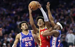 Les Hawks repartent de l’avant à Philadelphie