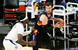 Les Suns coupent Frank Kaminsky