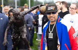 Allen Iverson adore vraiment sa statue