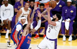 Anthony Davis et les Lakers réalisent une « block party » pour repousser les Pistons