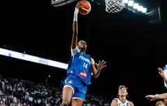 Dominique Malonga signe le premier dunk de l’histoire des Bleues