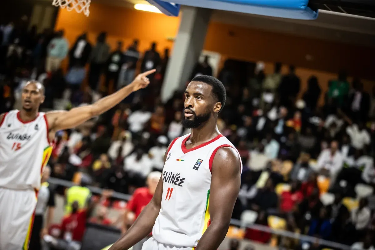 Alpha Diallo avec la Guinée lors de l'AfroBasket 2025 (crédit photo : FIBA)