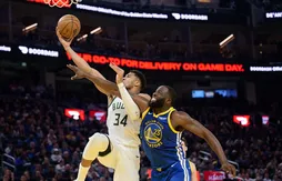 Giannis Antetokounmpo, un simple « running back » ? Draymond Green prend sa défense