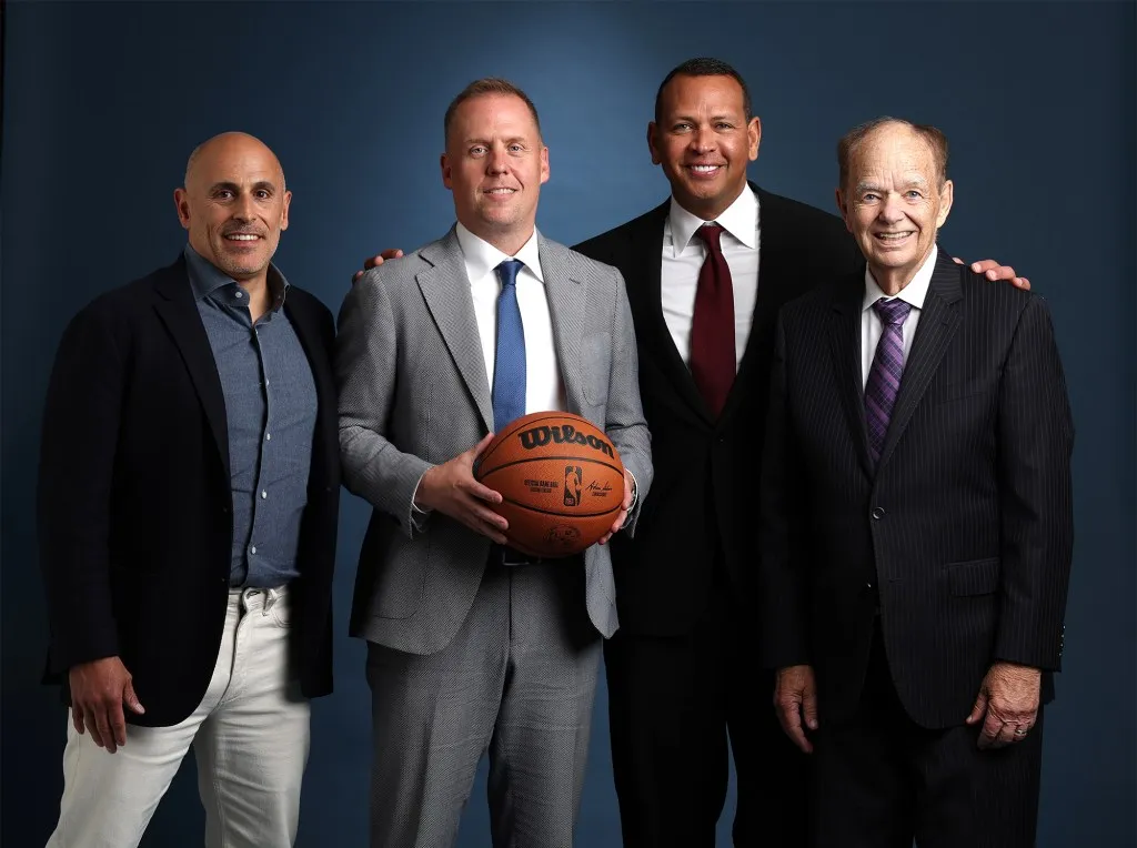 Glen Taylor, Alex Rodriguez pour les Wolves