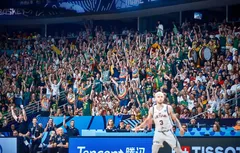 Les fans lituaniens en force pour le quart de finale face à la Grèce
