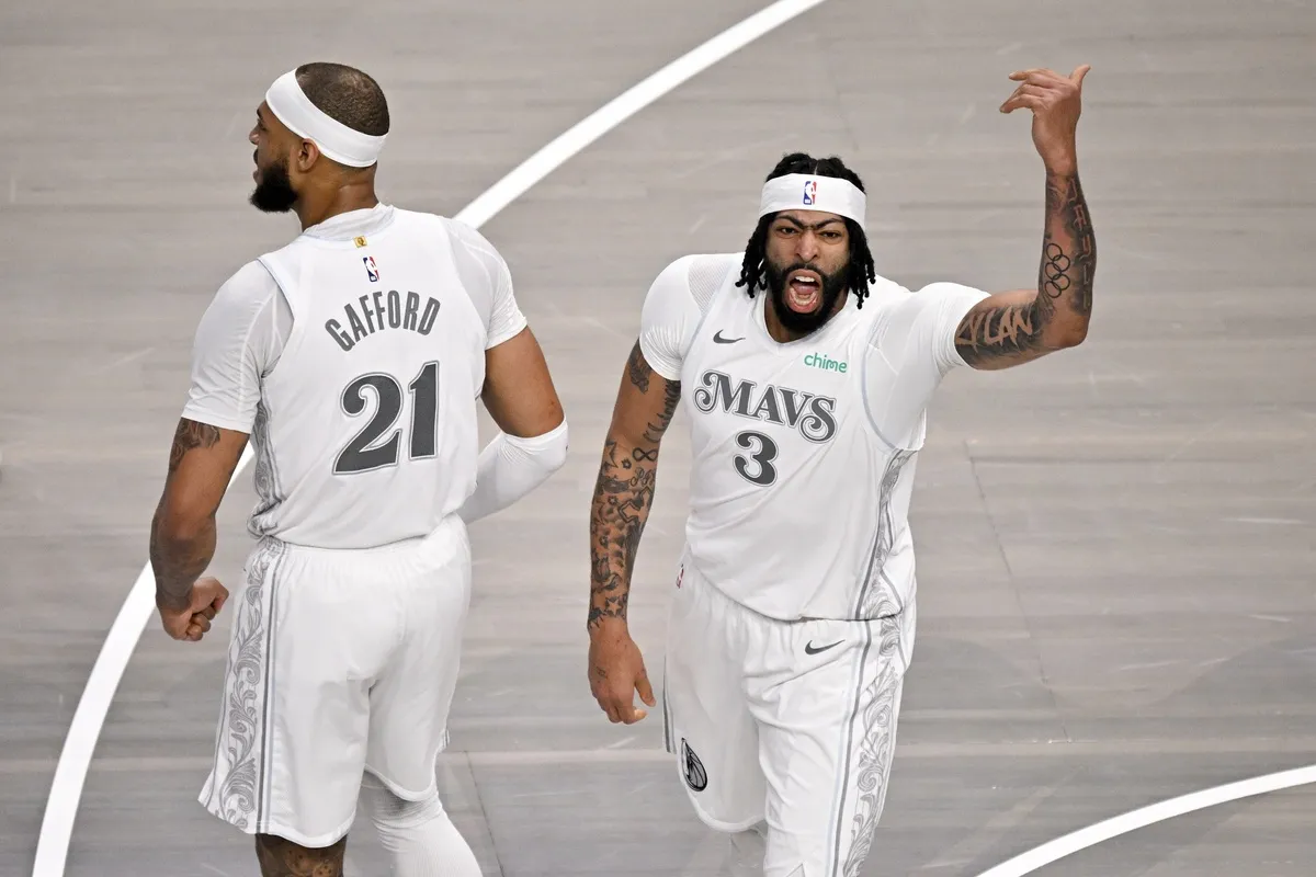 Daniel Gafford et Anthony Davis