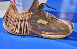 Avec ses franges, cette Kai 1 a porté bonheur à Kyrie Irving