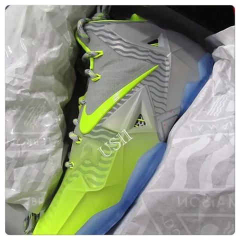 LeBron-11-Metallic-LusterVoltIce