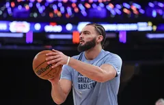 Phoenix envoie David Roddy à Atlanta