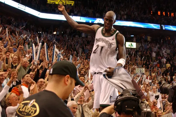 Le numéro 21 de Kevin Garnett retiré face aux Celtics ?