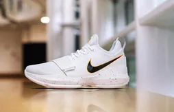 Nike : la PG1 joue la simplicité à domicile