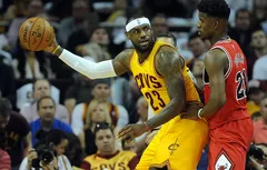 Selon Rick Barry, LeBron James est le meilleur ailier de l’histoire