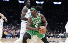 Jrue Holiday a choisi le 4 en hommage à Isaiah Thomas