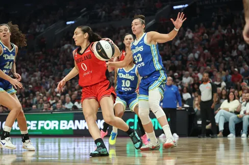 https://www.basketusa.com/thumbor/zCzBaHO_L-kjsEu11IswIIHY_7Y=/488x325/smart/filters:format(webp)/https%3A%2F%2Fmedia.basketusa.com%2Fmain%2F2026%2F06%2FUSATSI_29193362_168380191_lowres1.jpg