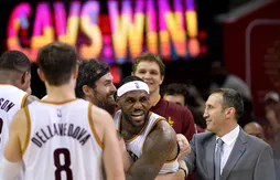 LeBron James sauve les Cavs à la dernière seconde