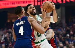Jayson Tatum frappe le premier pour balayer les Cavaliers