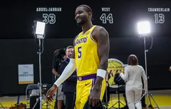 Les Lakers tournent la page Deandre Ayton, envoyé aux Wizards
