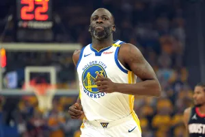Draymond Green rempile avec les Warriors pour le même salaire