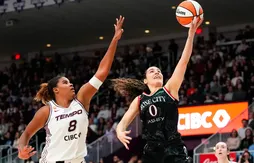 Carla Leite met le feu à Toronto