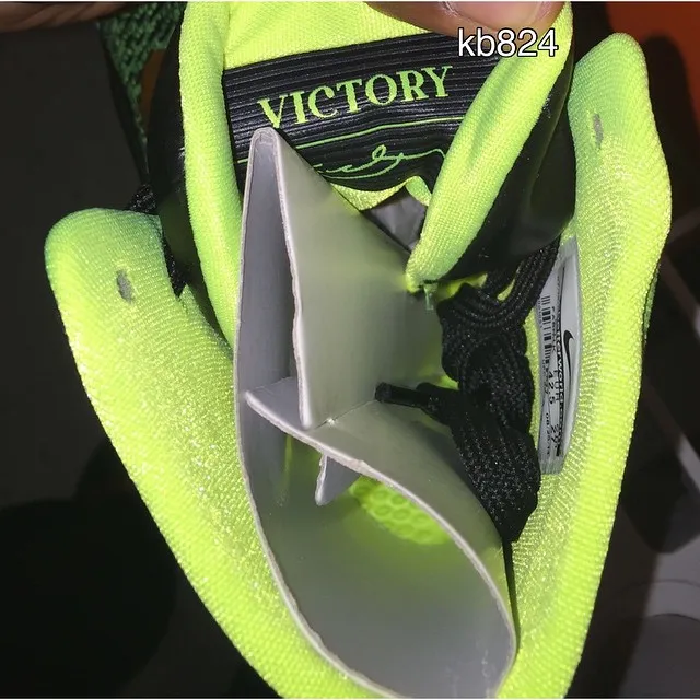 nike-kobe-ix-9-elite-victory-green-gold-03