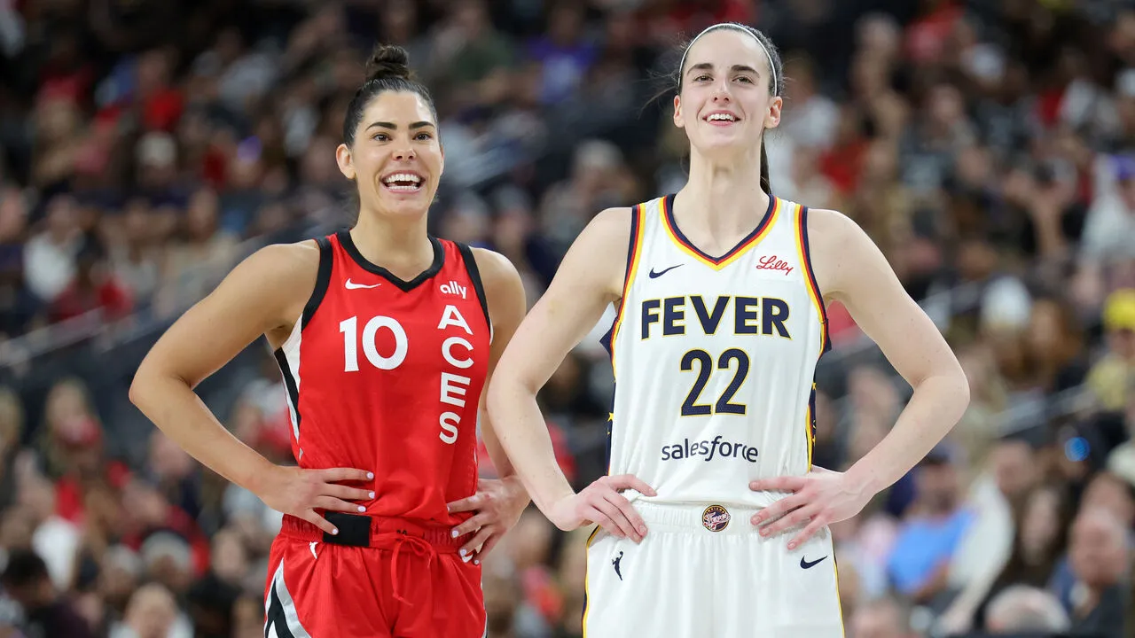 Caitlin Clark et Kelsey Plum, en WNBA, pour le duel Aces-Fever