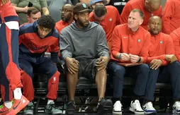 Kawhi Leonard auprès de sa famille, également évacuée à Los Angeles