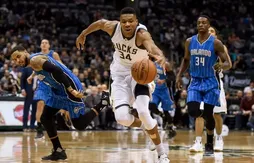 En triple double, Giannis Antetokounmpo enfonce le Magic