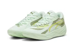 Une Puma All-Pro Nitro couleur menthe