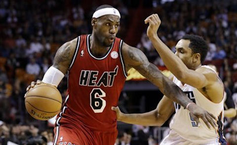13/14 aux tirs pour LeBron James