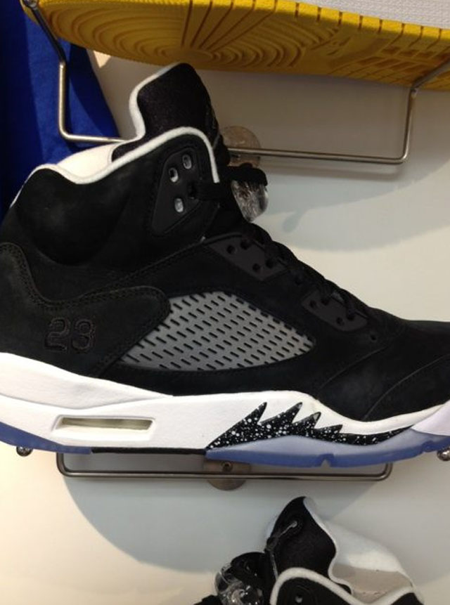 Jordan V "Black/White"