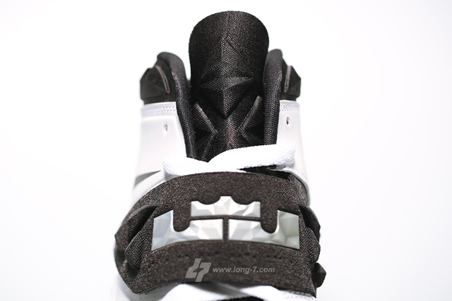 Nike Zoom Soldier VII