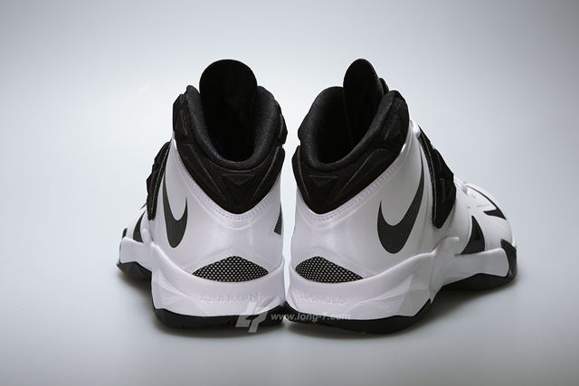 Nike Zoom Soldier VII